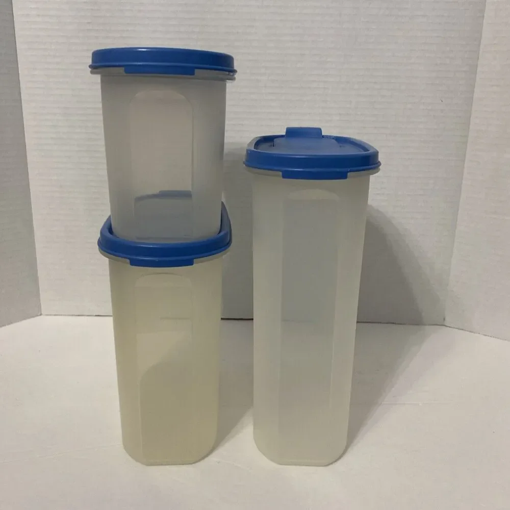 Lot of 3 pieces of Tupperware with lids Cornflower Blue 4-3/4C 7-1/4C 9-3/4C